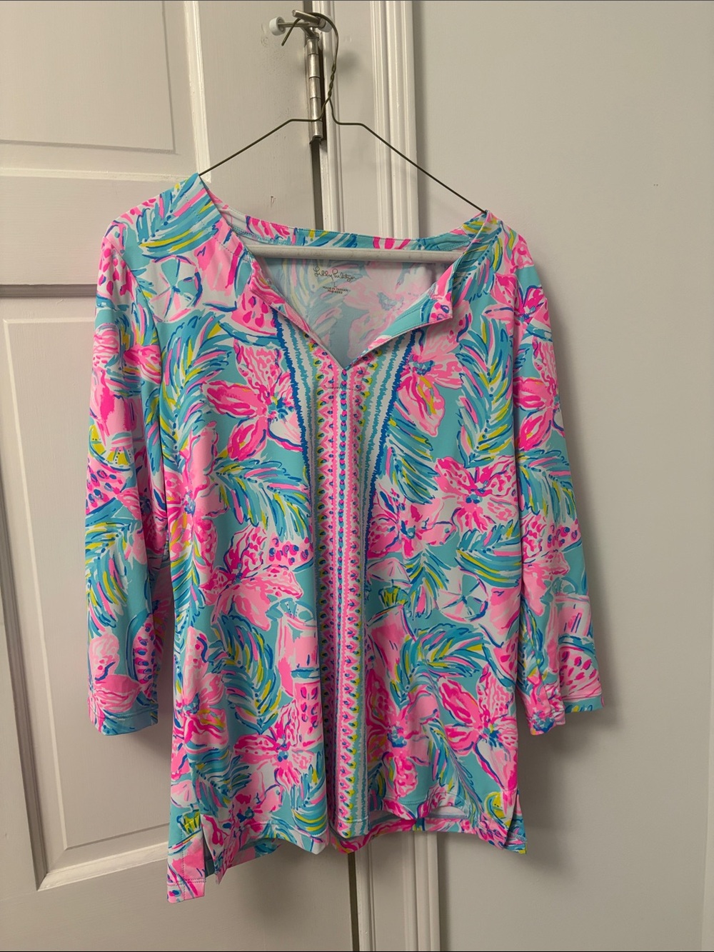 Lilly Pulitzer Vibrant Floral Split-Neck Women's Top in Pink & Aqua